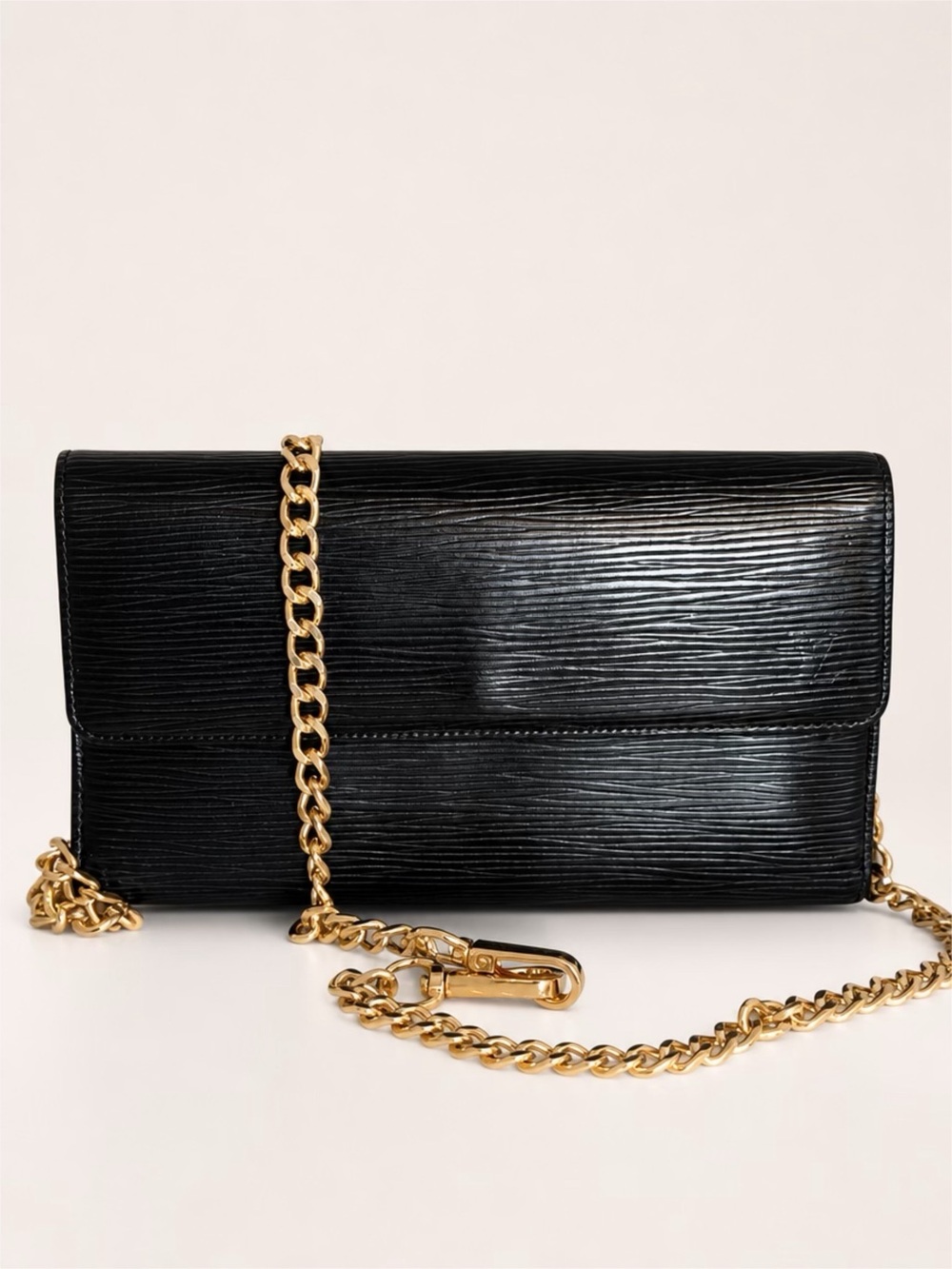 Vintage Louis Vuitton Epi Wallet on Chain | Vintage LV Crossbody Clutch | COA